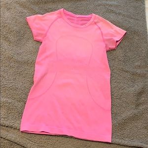 Lululemon swiftly shirt